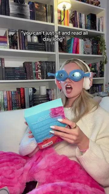 Watch me do it 💅🏻🙂‍↕️✨ #BookTok #books 
