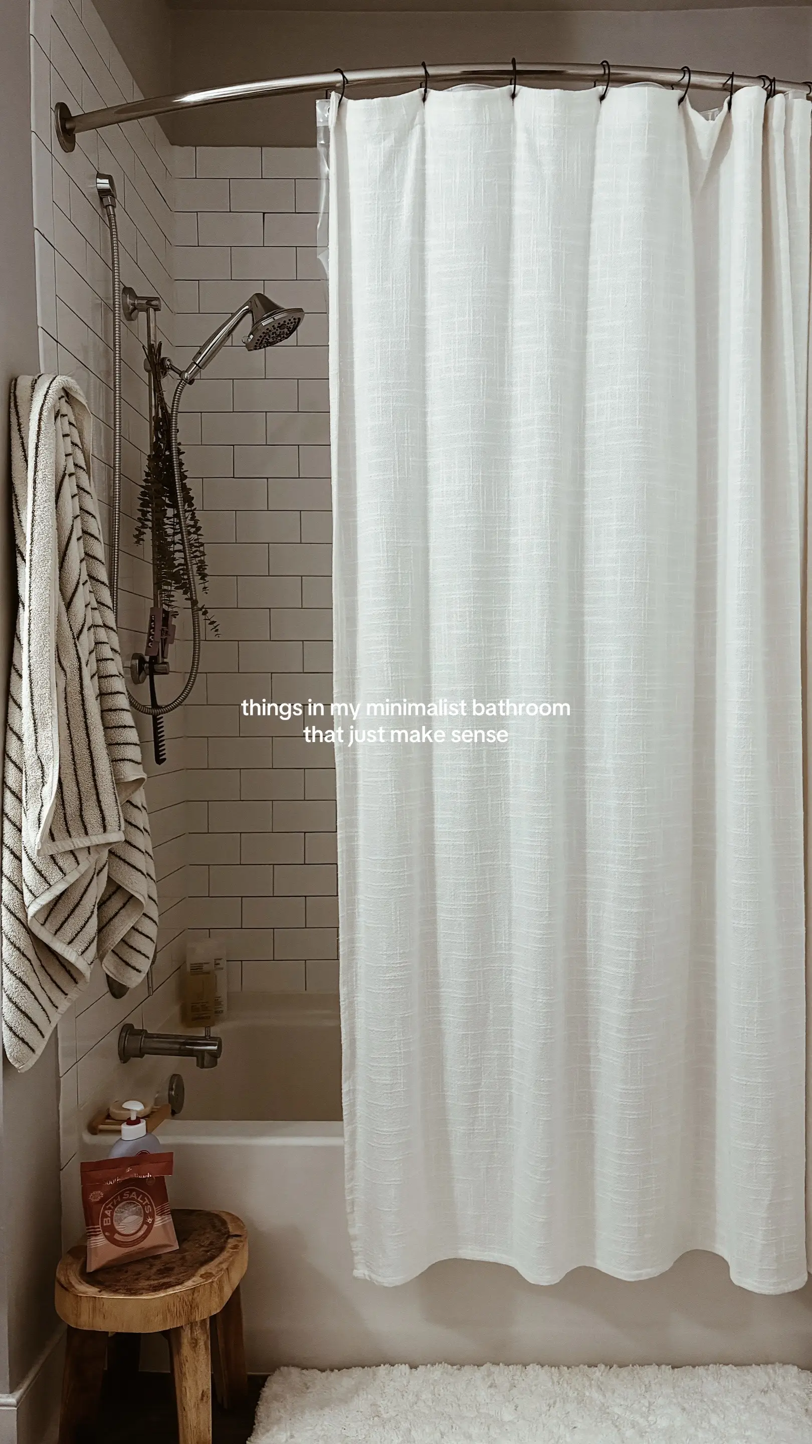 my minimalist bathroom essentials 🤍 #minimalisthome #minimalism #minimalliving