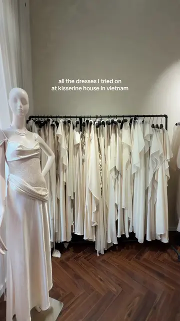 absolutely loved all the dresses #shopping #vietnamshopping #dresstryon #hochimi