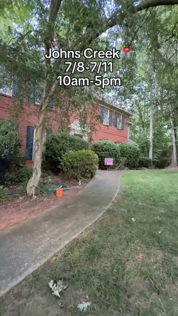 LOCATED at 3655 Jacobean Entry Johns Creek📍@Maple Street Estate Sales will hand