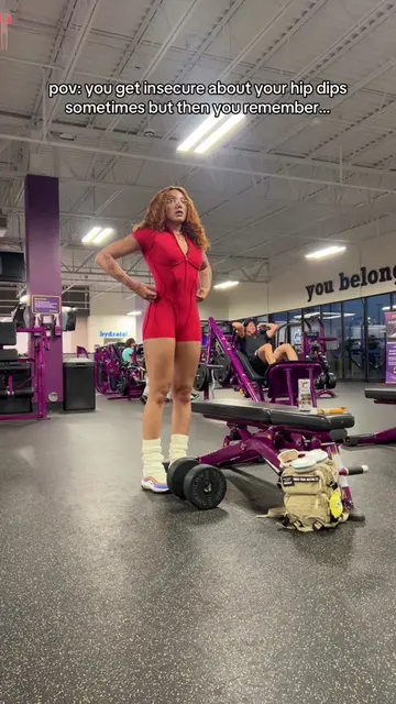 Hip dips are natural and they’re so beautiful, even though our mind likes to tri