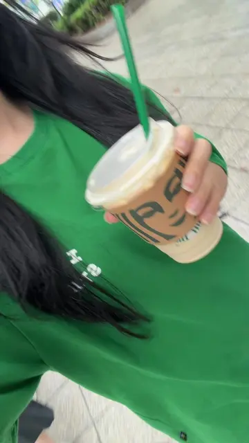 Từ 8/7 tới 14/8 thui nhá các vợ 🤘🏻#starbucks #cuocsonghanquoc #hanquoc #review