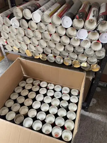 🏸 Looking for affordable training shuttlecocks? Our used shuttlecocks are sorte
