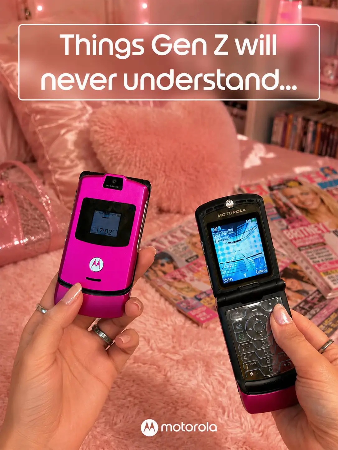 Some things are too iconic to stay in the 2000s. 📱✨ The new razr 70 ultra prove