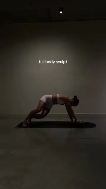 Todays new workout was probably one of my favs from the whole Align series 🤍🤍 