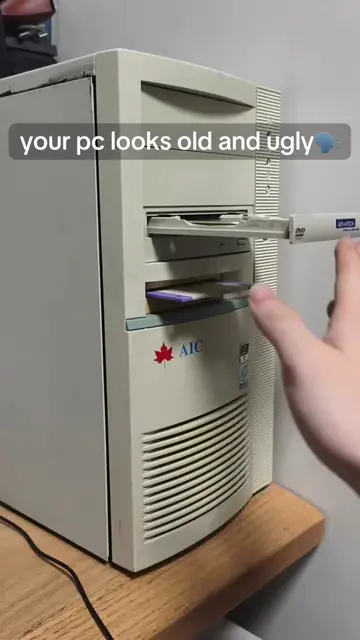 your pc looks old and ugly🗣️😮‍💨#techtok #pc #fyp #GamingSetup #pcsetup 