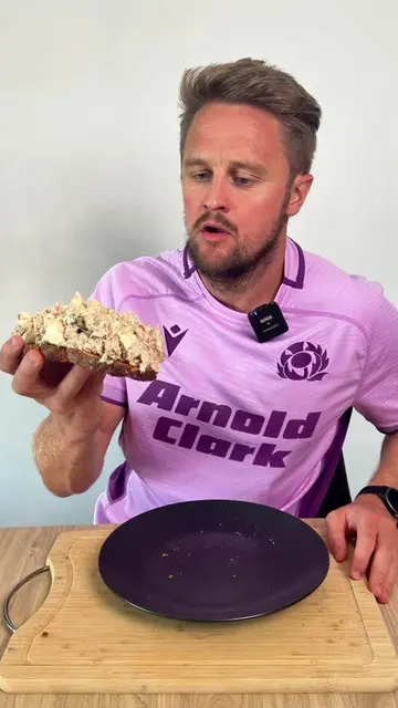 No mayo healthy tuna egg salad ❤️65g of protein if you add a slice of high prote