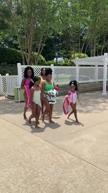 #ad Pool days are basically a summer tradition around here. ☀️💦 If my girls had