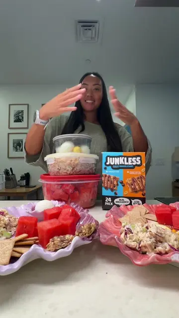 Weekly meal prep ✅✅✅ I've been LOVING the new @Junkless Foods chewy granola bars