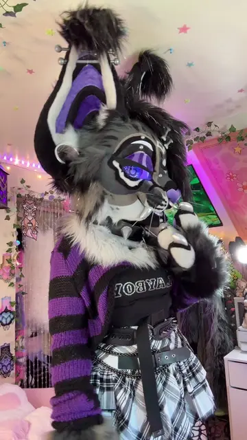 Hi I’m not dead! :D  [edit: Thank you all so much for the kind words!! 💗 I’m ha
