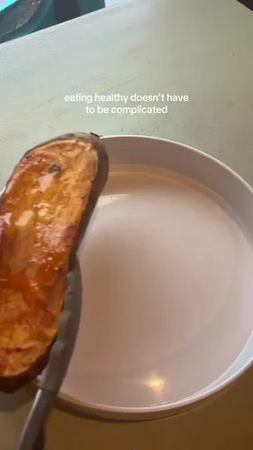 Eating healthy does not have to be complicated! This is one of my go to meals be