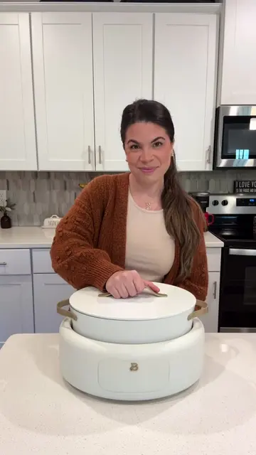 🚨 If your family keeps asking, “What’s for dinner?”… send them this video and t