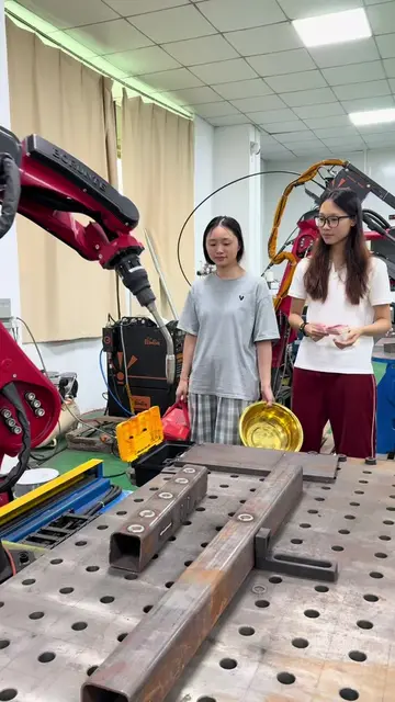 #Weldingrobot #industrial #automation #migwelding #tigwelding 