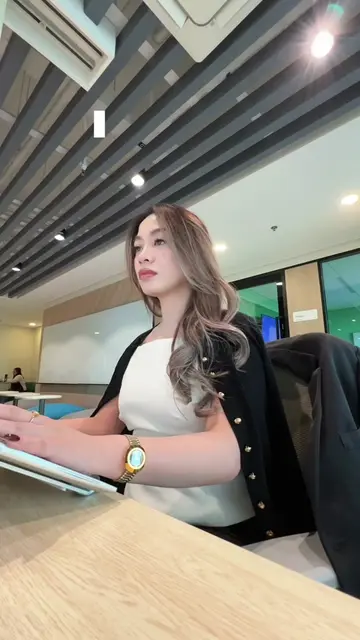 happy thursday! work with me :) #fyp #office #corporate #ditl 