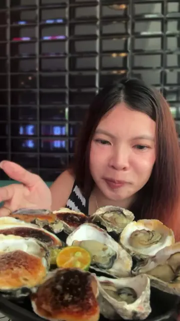 HOW MANY OYSTERS WILL YOU EAT? here at @thepearlroomph BGC #ThePearlRoom #oyster