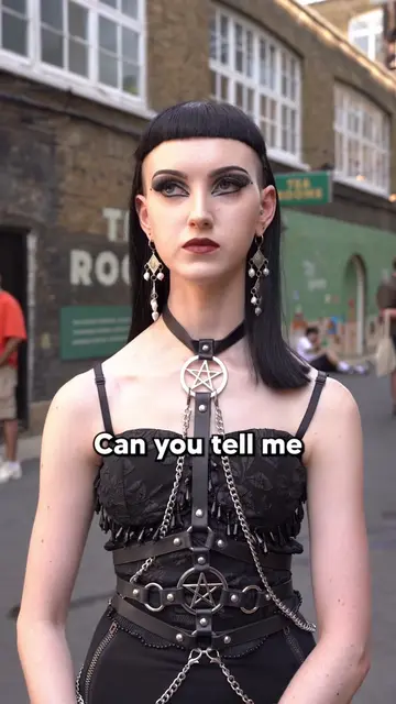 Where is she from…? #goth #gothic #streetinterviews #LearnOnTikTok @Bèvellystran