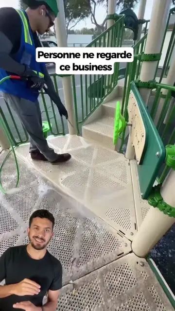 T'as déjà vu une aire de jeux se faire nettoyer toi ?