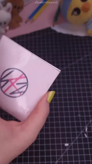 I can't stop clicking SKZOO now 🫡 I wanted to make a little paper fidget clicke