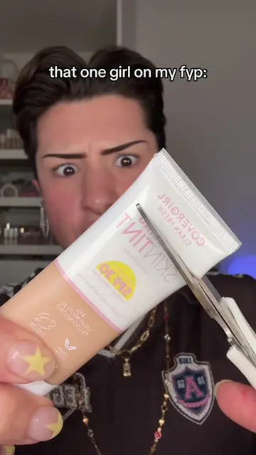 tag her below 🤣🤣⬇️ #makeup #beauty #viralmakeup #asmrsounds #asmrmakeup 