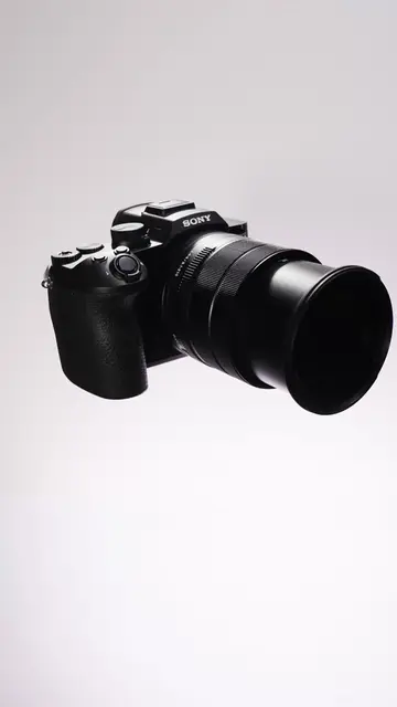 In case you missed it — we announced the all-new Sony RX10 V this morning. 🔭 Bu