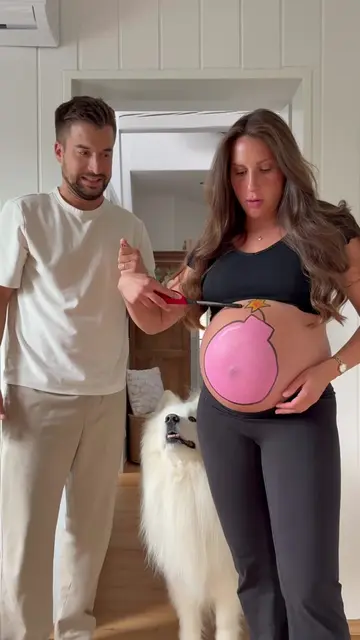 From a family of 3 to 4 🥹💗 #family #pregnancy #dog #samoyed #baby 