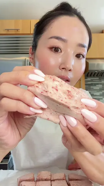 The best tasting collagen🍓🥰 [Gelatin mixture] -Combine 1/4 cup beef gelatin& 1