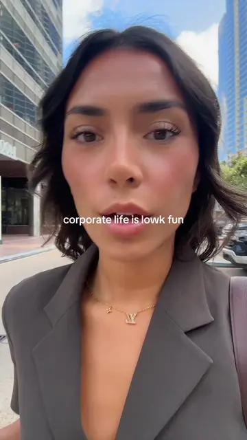this entire thing feels fake #corporatelife #postgrad #postgraddiaries #Vlog #di