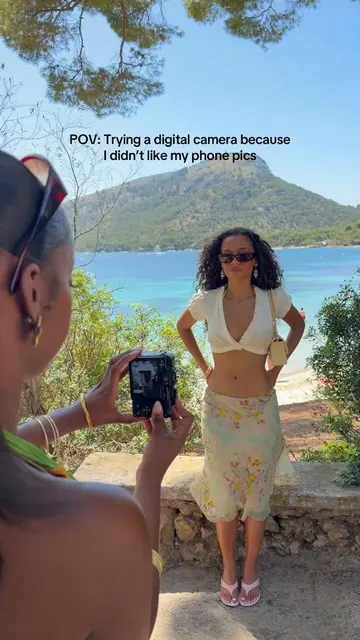 Digi cam always saves the day🙏🏽🙏🏽  (and yes my top is wet lol)