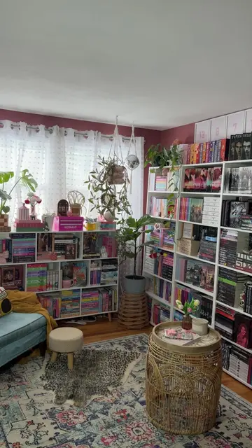 So ughhhhh I really miss my shelves like this 😂🫣 #bookshelves #bookshelforgani