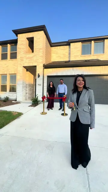 🌟CLOSING DAY🏡🔑🎉 🌟Today, we celebrate this amazing couple reaching the miles