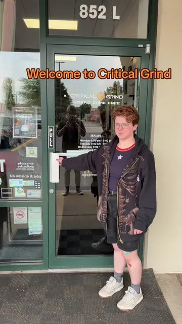Welcome to the Cafe tour! We just want you to come inside 😊 