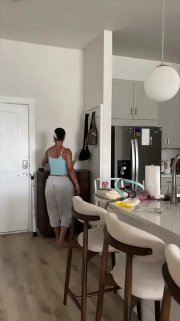 it’s time for my weekly apartment clean! 🧼🫧 ps. I threw those gloves away afte