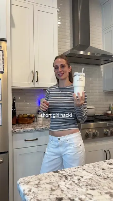 I need to know, all of us short girls are doing this, right?? This can’t be a un
