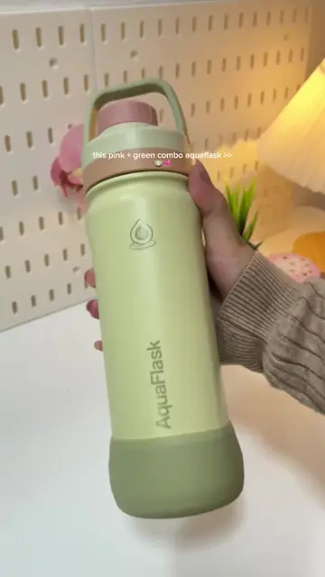 In love with Aquaflask’s Zesty (18 oz) color 😩🎀🍵✨#aquaflasktumbler #greentumb