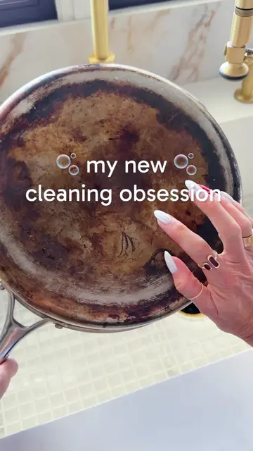 The best cookware cleaner I’ve found ✨ It brought the bottom of my pots back to 