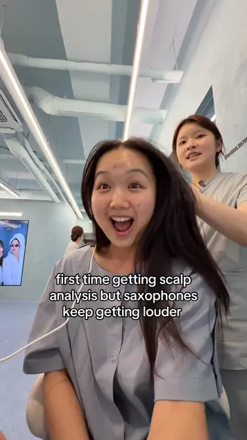 What was living in my hair? 🫣🫪 #scalpanalysis #viral 
