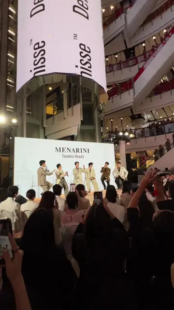 เรียกพี่ว่า ดาราห้างแตกครับ 😋 #พี่ริทรับจบ #จูเนียร์มาร์ค #บุ๊คกษิดิ์เดช 