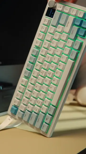 New keyboard just landed 📦 Ajazz AF82 unboxing tri-mode, RGB, 4000mAh battery. 