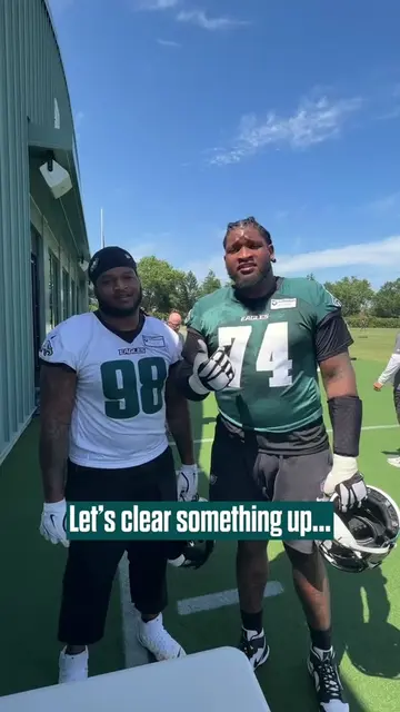 Spot the difference #eagles #nfl #fredjohnson #jalencarter