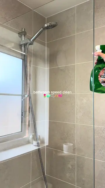 Bathroom speed clean 🧼💞🫧🫶🏼 #CleanTok #cleaningmotivation #bathroomclean #sp