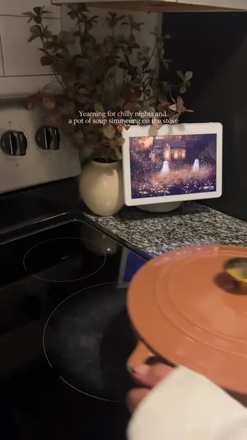 Yearning for chilly nights and a pot of soup simmering on the stove 🍂 Full reci