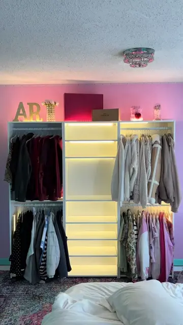 Finally time to the fill the wardrobe!! Loving how it’s turning out totally elev