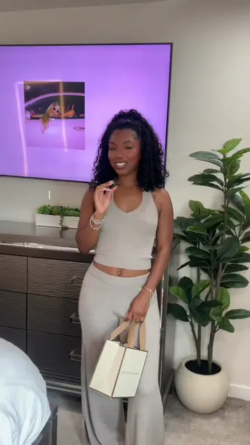 I love David Yurman! This is my favorite gift to give my family/friends🥰Let me 