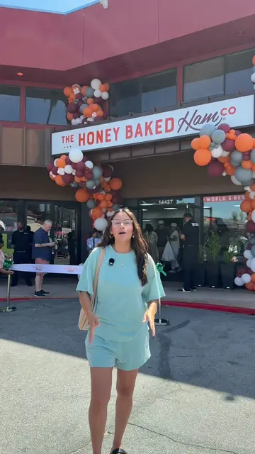 🎉GRAND OPENING for the newest @The Honey Baked Ham Company ✨ so many samples & 
