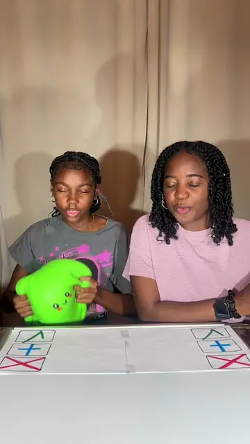 WHO WON⁉️ #squishy #challenge #squishytrading #fidgettrading #charlieandauntie 