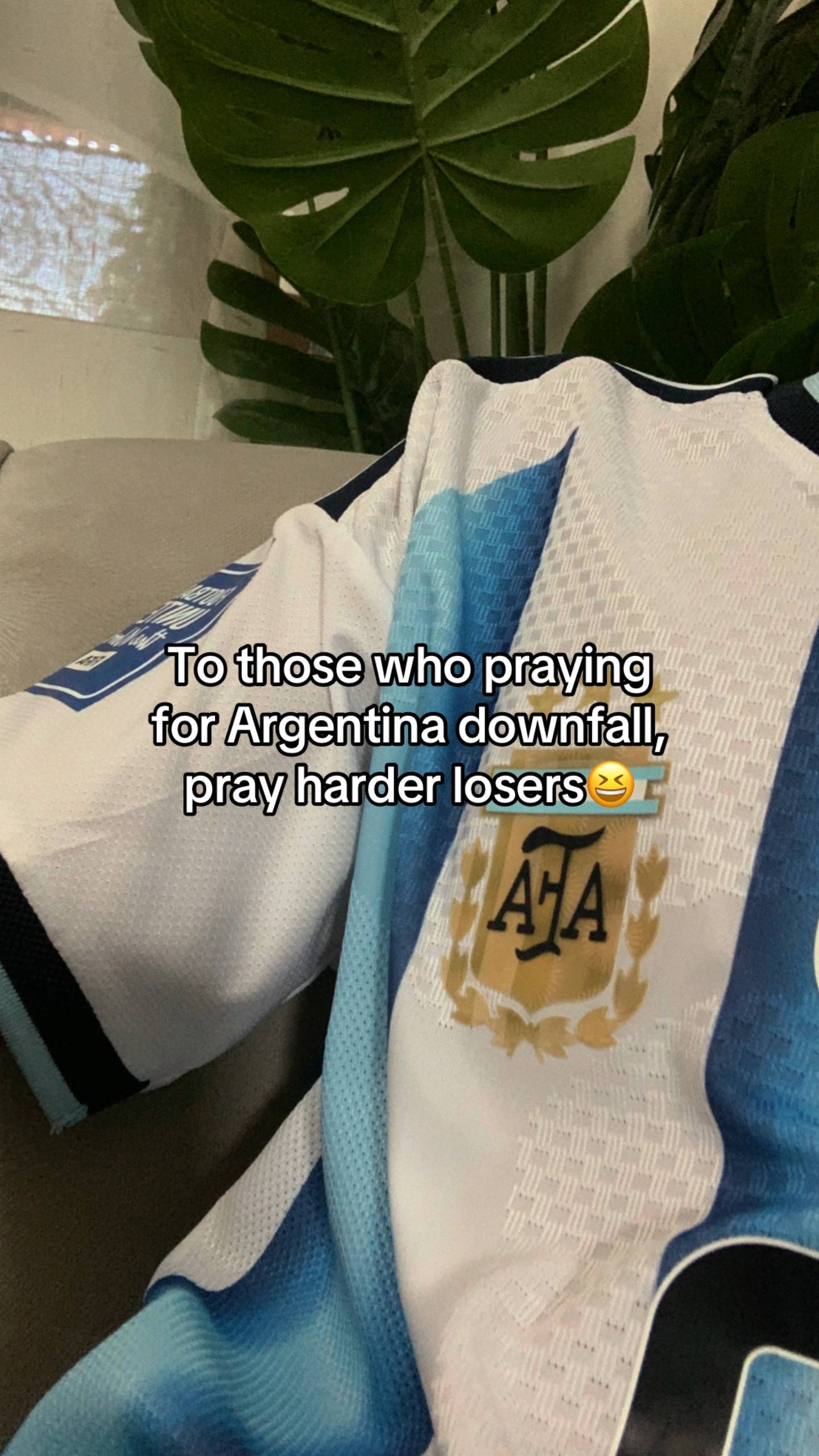 Pray harder HAHA#argentina #fypシ #mundial #messi #creatorsearchinsights 