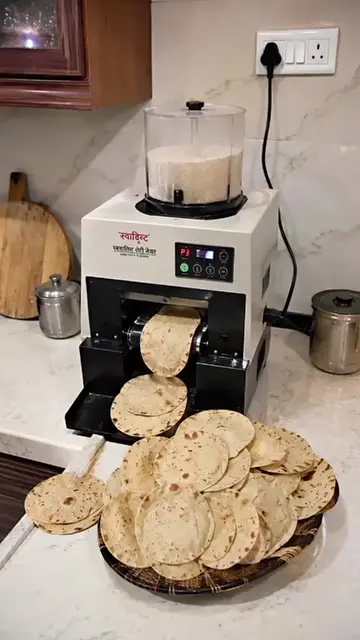 This Automatic Roti Maker Looks Too Real! 😱🔥 | Future Kitchen Gadget #RotiMake
