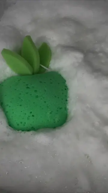 ASMR 💚🤍 SoapWithTanya 🍏🫧 #soap #oddlysatisfying #foam #soapasmr #foryou 