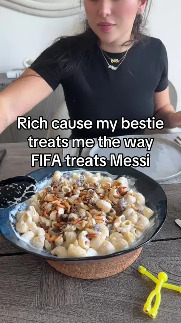 Bestie cooks I eatttt 🥰 #bestievibes #neighbors #girlthings 