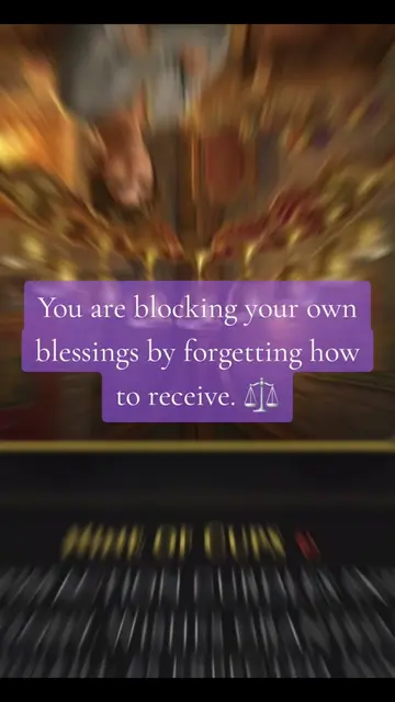 Welcome to today's daily altar reading! 🕯️ Are you dimming your own light to ma